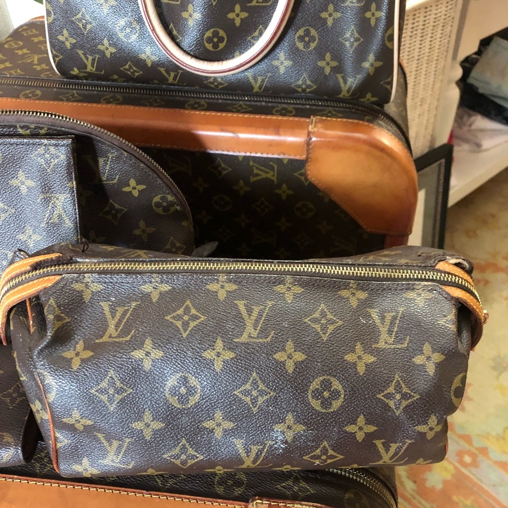 Vintage Louis Vuitton toiletries bag - Picture 3 of 5